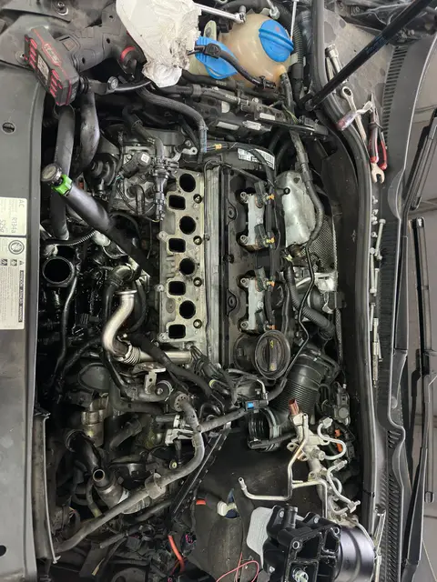 Motore durante la revisione